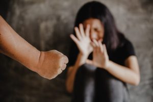 Erreurs à ne pas faire en couple: tolérer la violence conjugale